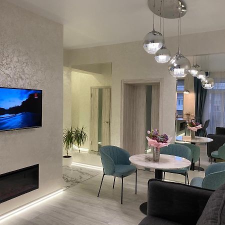 Panorama Luxury Apartment In The House With A Spire, A Historical Building In The City Centre Харків Екстер'єр фото